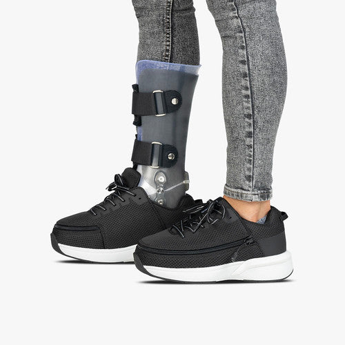 Billy Footwear (Womens)  - Black Limitless Low Top Shoes